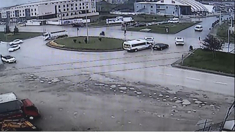Yere birkaç metre kala uçağın motorunu yeniden çalıştırmayı başardı Yere birkaç metre kala uçağın motorunu yeniden çalıştırmayı başardı