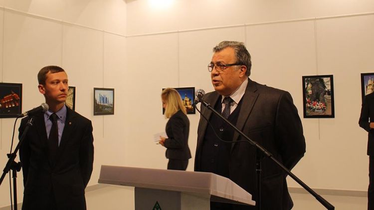 Büyükelçi Karlov’un adı Moskova’daki yerini aldı Büyükelçi Karlov’un adı Moskova’daki yerini aldı