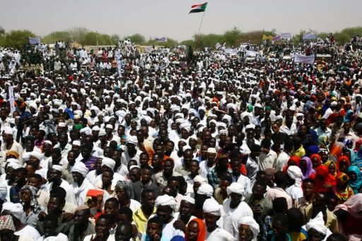 استفتاء الاثنين على وضع اقليم دارفور ومقاطعة من المعارضة