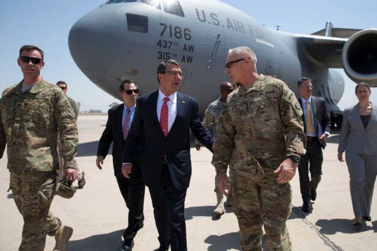 وزير الدفاع الأمريكى يصل إلى بغداد فى زيارة لم يعلن عنها من قبل
