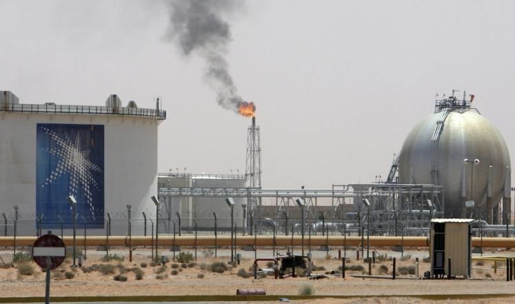 انخفاض صادرات النفط السعودية إلى 7.55 مليون برميل يومياً في فبراير 2016