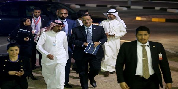 انطلاق جلسة مشتركة من مشاورات السلام بين الأطراف اليمنية في الكويت