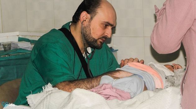 لحظة مقتل طبيب الأطفال الوحيد في حلب محمد وسيم