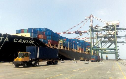سفينة مساعدات تحمل 86 طنا من منظمة الصحة العالمية تصل اليمن