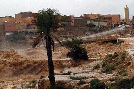فيضانات عارمة تجتاح جنوب المغرب وتتسبب فى قطع طرق وانهيار منازل