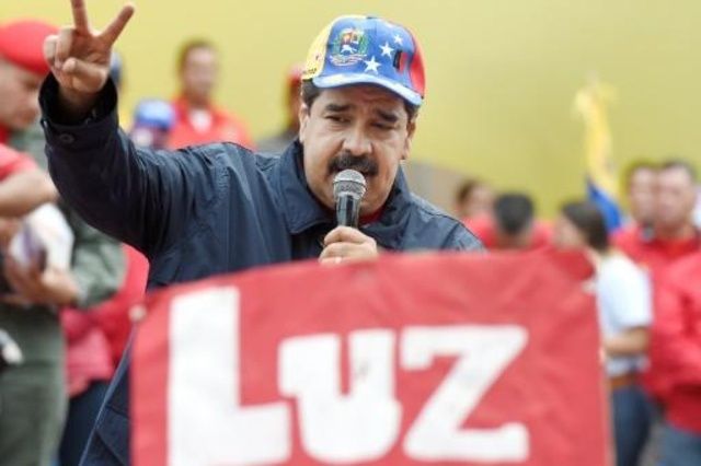 مادورو يمدد حالة "الطوارئ الاقتصادية" في فنزويلا