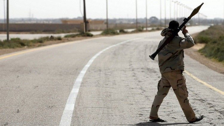 الجيش الليبي إلى سرت.. والحكومة تطالب بالتسليح