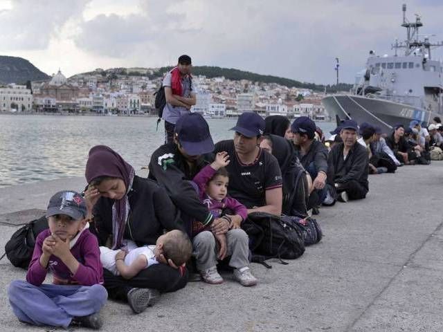 Greece 'eyes evacuation of Idomeni border camp Tuesday'