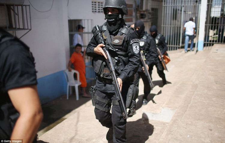 اشتباكات فى سجون البرازيل تُخلف 14 قتيلًا