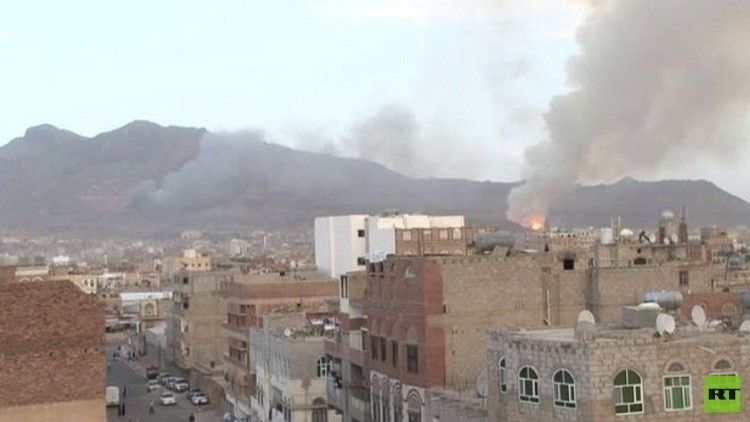 مقتل 3 أشخاص في تفجير بكلية الآداب بصنعاء