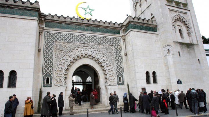 إغلاق مسجد في شمال باريس