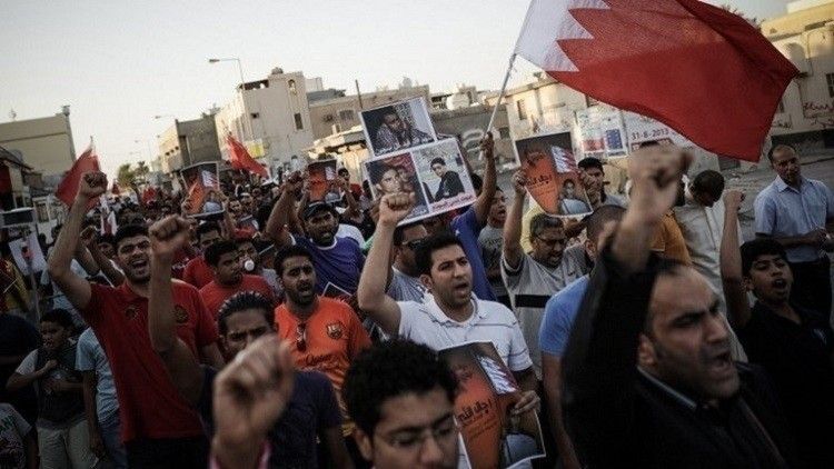 إسقاط جنسية 5 بحرينيين أدينوا بالتخابر مع إيران
