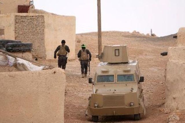 متحدث: قوات مدعومة أمريكيا مستعدة لدخول مدينة سورية تسيطر عليها الدولة الإسلامية