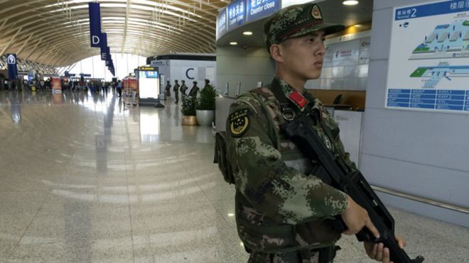 أربعة  جرحى في هجوم بمتفجرات محلية الصنع في مطار شنغهاي