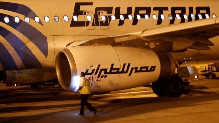 القاهرة تؤكد انحراف طائرة "مصر للطيران" ودورانها قبل سقوطها