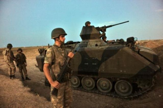 المرصد: مقتل ثمانية نازحين سوريين بنيران جنود اتراك اثناء محاولتهم عبور الحدود