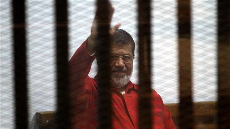 القضاء المصري يضع مرسي لأول مرة في قائمة "الإرهاب"