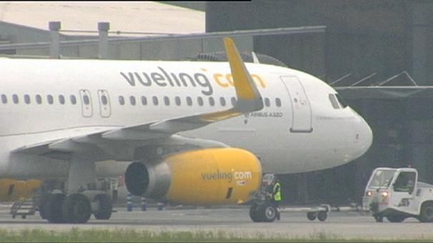 Vueling faces Spanish government enquiry after stranding thousands in Barcelona