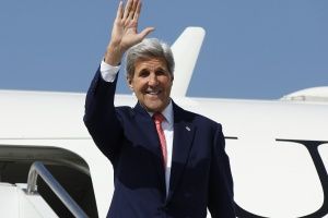 Kerry arrives in Kyiv ahead of NATO summit