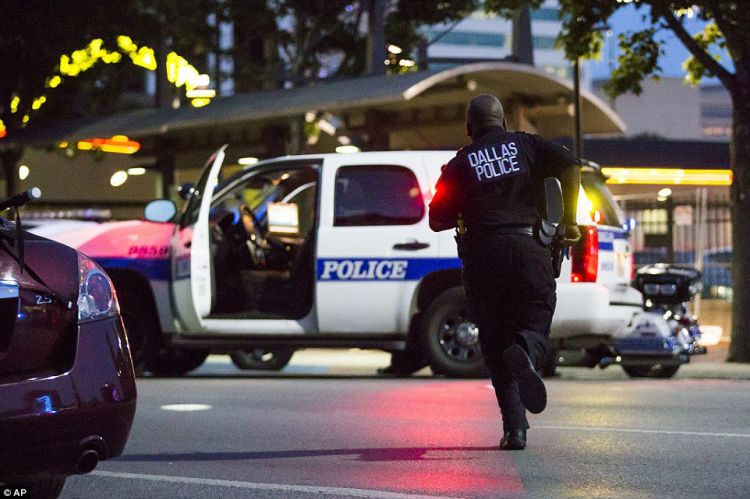 مقتل 5 من الشرطة الأمريكية برصاص قناص في تكساس