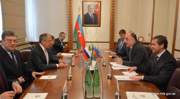 وزير الخارجية إيلمار ممادياروف يلتقي وزير خارجية روسيا سرجي لافروف