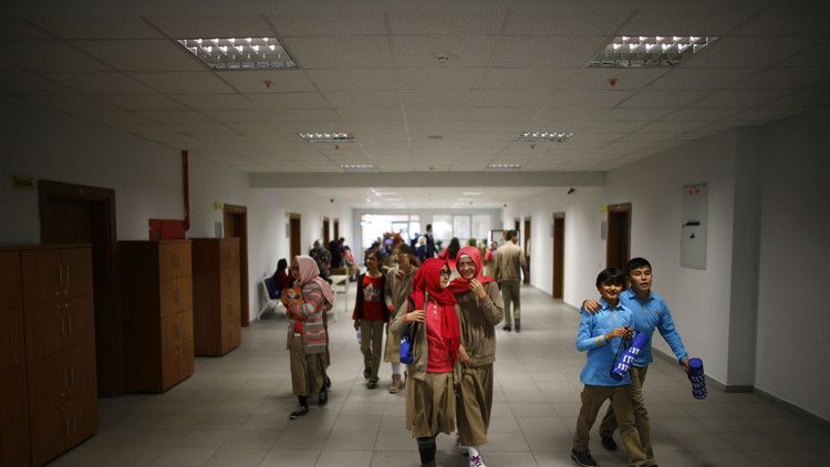 أنقرة تعتزم توظيف 20 ألف مدرس بدلا من المفصولين