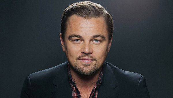 Leonardo DiCaprio helps raise funds for the election campaign Clinton
