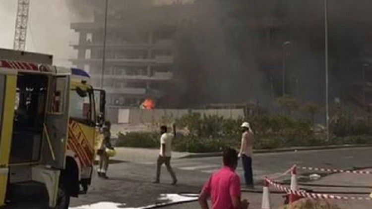 حريق هائل داخل أحد أبراج دبي في منطقة جميرا