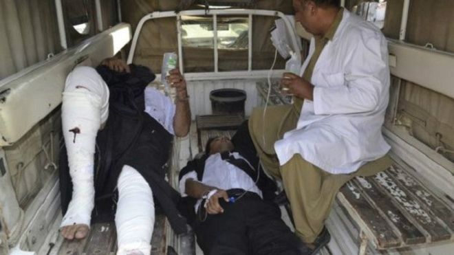 تفجير عند مدخل مستشفي بباكستان يقتل فيه 42 شخصا