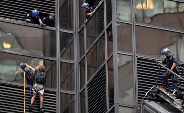 New York police arrest man trying to climb Trump Tower
