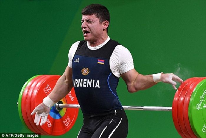 Ağır atletika yarışlarında erməni idmançının qolu sındı Rio 2016