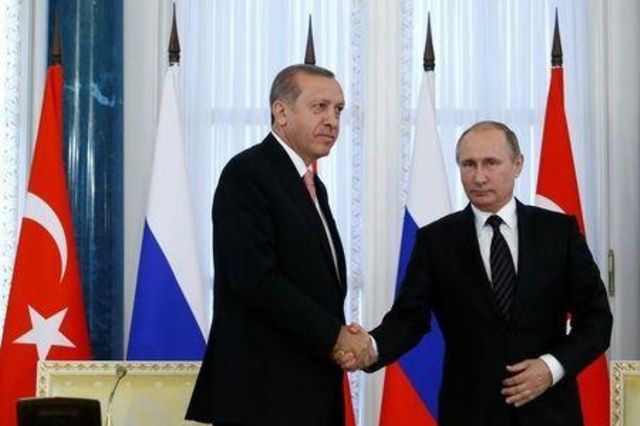 سفير تركيا في روسيا: القيادة السورية ربما يمكنها لعب دور في حل الأزمة