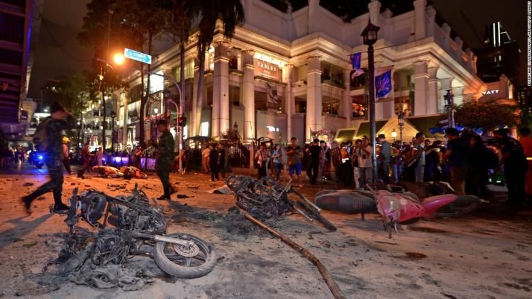 قتيلة و19 جريحا في تفجيرين بمنتجع هوا هين في تايلاند