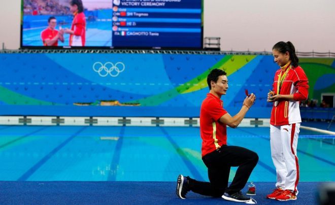 A marriage proposal at the Olympics medal ceremony Rio 2016