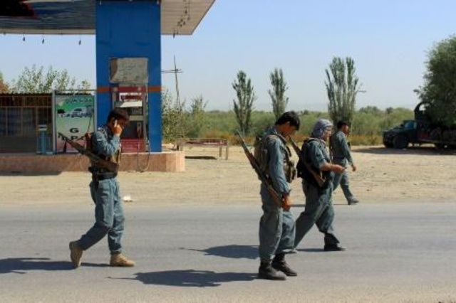 القوات الافغانية تستعيد من طالبان السيطرة على منطقة قريبة من قندوز