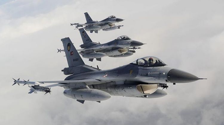 طائرات حربية تركية تقصف مواقع لـ"داعش" في جرابلس السورية