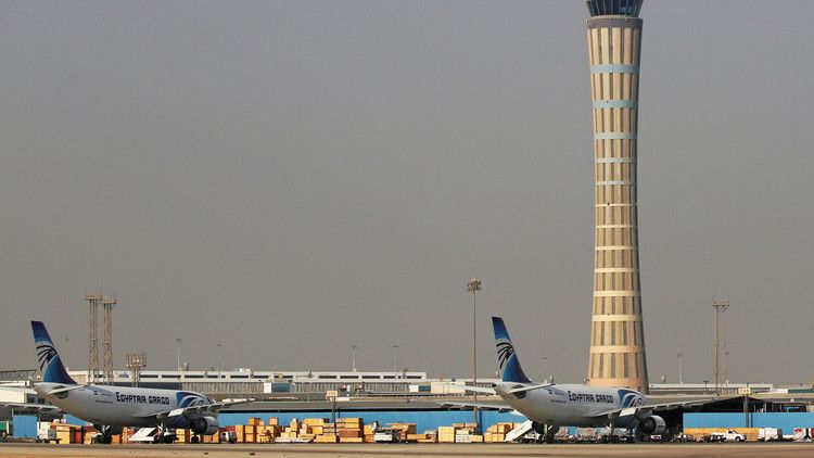 وفد خبراء روس يصل القاهرة لتفقد الوضع الأمني بالمطارات المصرية