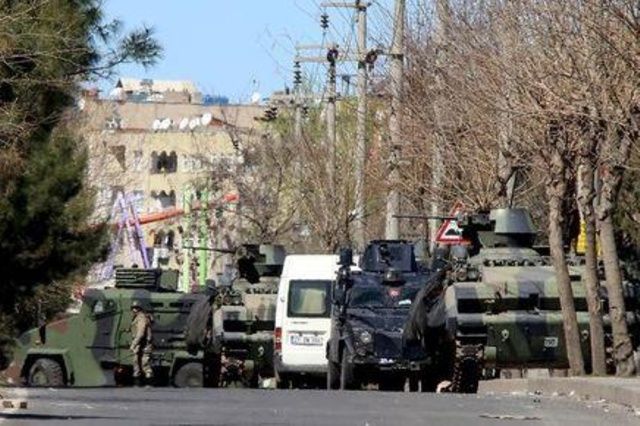 الجيش التركي: أكثر من 100 من متشددي حزب العمال الكردستاني قتلوا أو اصيبوا في اشتباكات