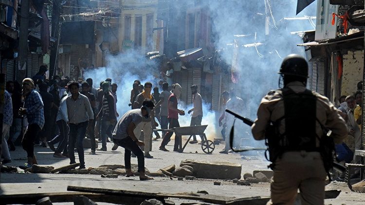 Hindistanda törədilən terror aktı nəticəsində 1 dinc sakin ölüb 10 nəfər yaralanıb