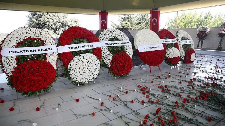أردوغان  و يلدريم  يستذكران  مندريس  في الذكرى الـ 55 لإعدامه