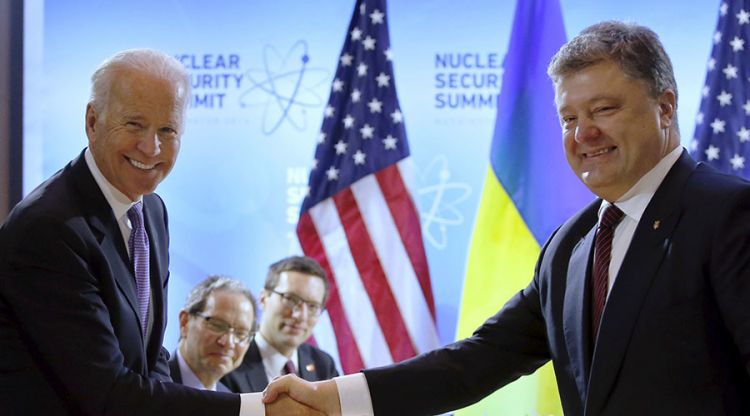 Biden meets Ukraine's Poroshenko, urges faster reforms in energy, justice