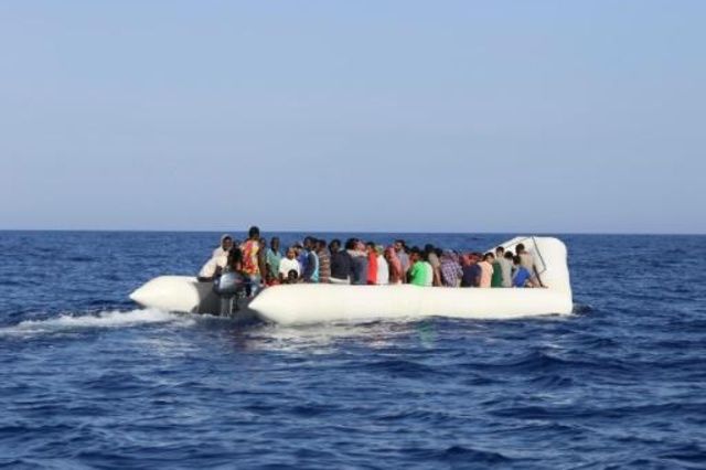مقتل 30 مهاجرا غير شرعي في غرق مركب قبالة الساحل المصري