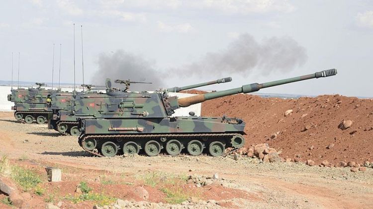 مدافع تركية تقصف موقعا لـ "داعش" بسوريا عقب سقوط قذيفة على "كليس"