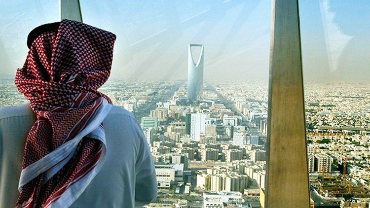 السعودية تفاجئ سوق النفط بعرض مشروط