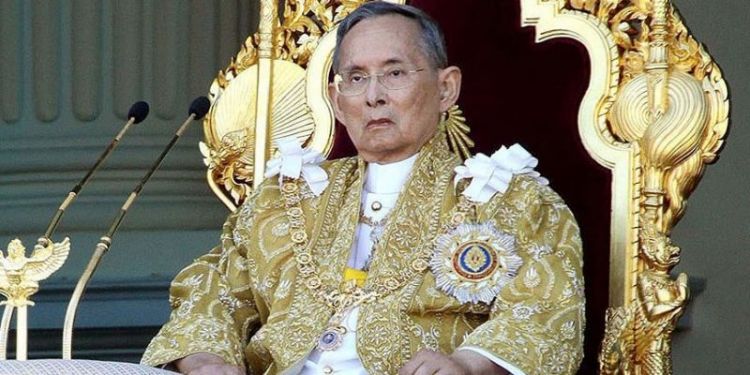 Tailand kralı vəfat edib