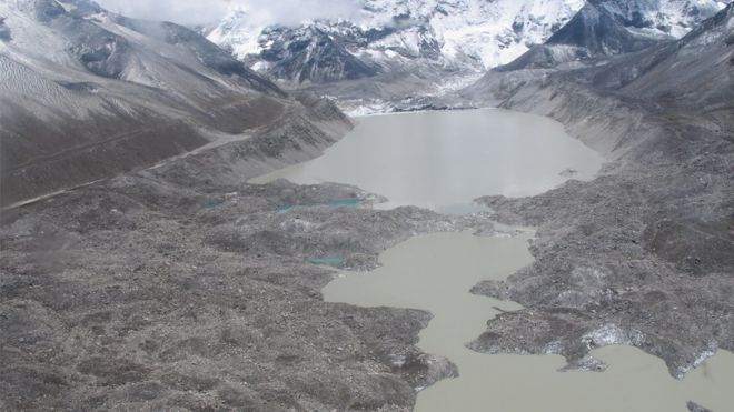 Nepal drains dangerous Everest lake