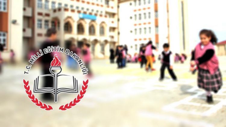 تركيا تعتزم توظيف 4200 مدرس "مؤقتا" لتعليم لغتها للاجئين السوريين