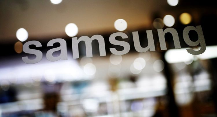 South Korean Prosecutors Reportedly Raid Samsung Offices Amid Political Scandal