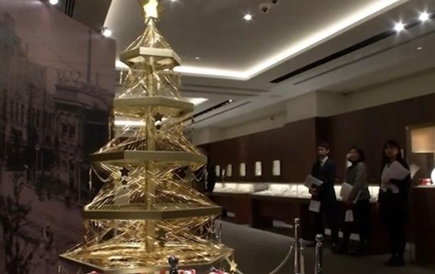 Yaponiyada qızıldan 12 kq-lıq küknar ağacı hazırladılar