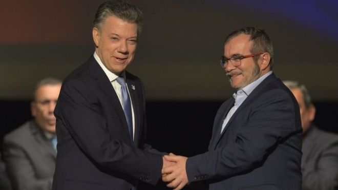 الرئيس الكولومبي يوقع اتفاق سلام مع "فارك"